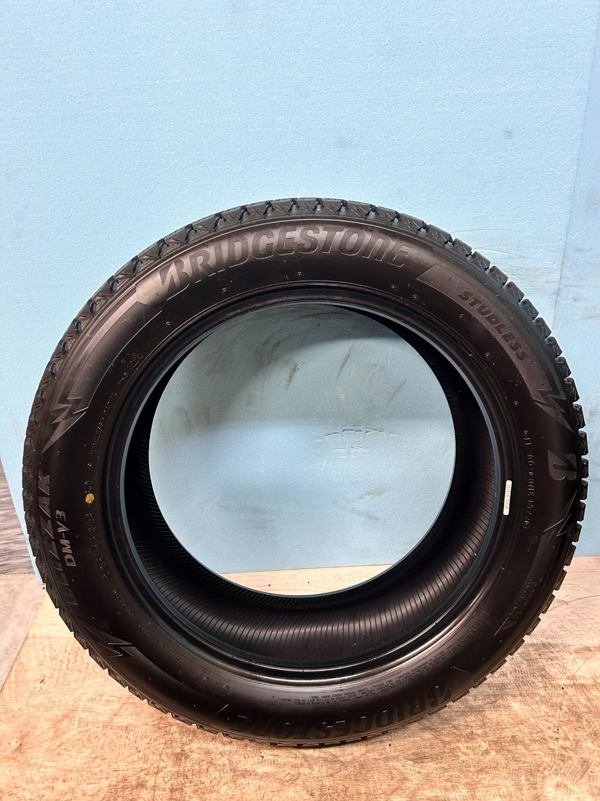 バリ溝 225 55 R 18 DM V 3 スタッドレス ブリヂストン BLIZZAK 18インチ ４本セット No 9