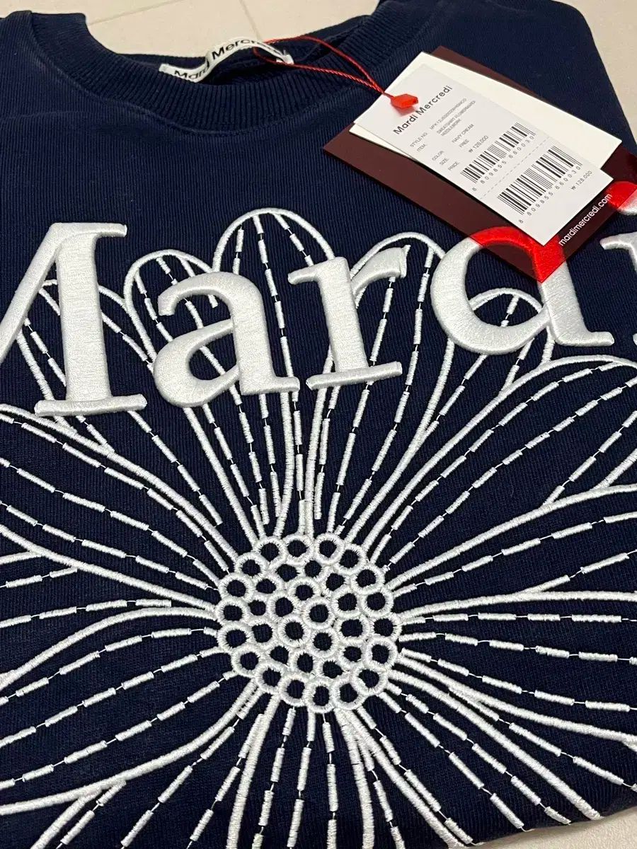 マルディメクルディ ネイビー 刺繍 スウェット