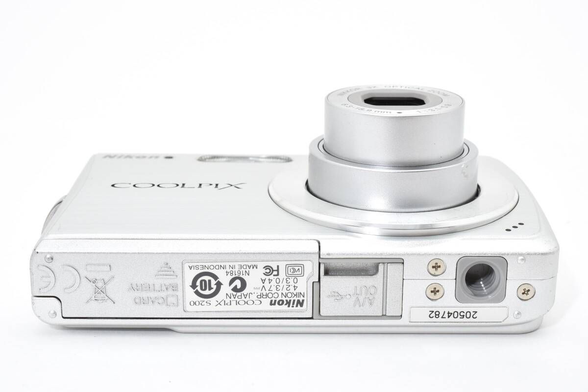 ☆良品☆ ニコン Nikon COOLPIX S200 シルバー コンパクトデジタル