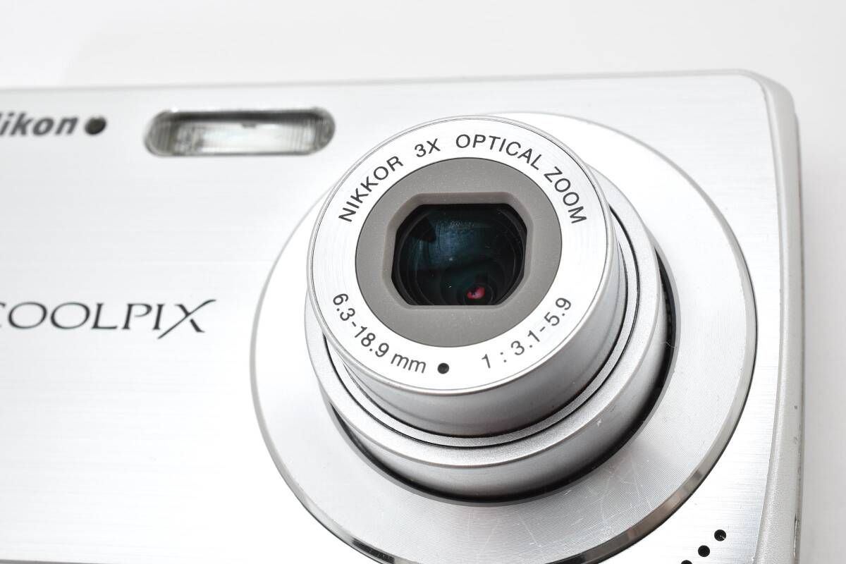 ☆良品☆ ニコン Nikon COOLPIX S200 シルバー コンパクトデジタル