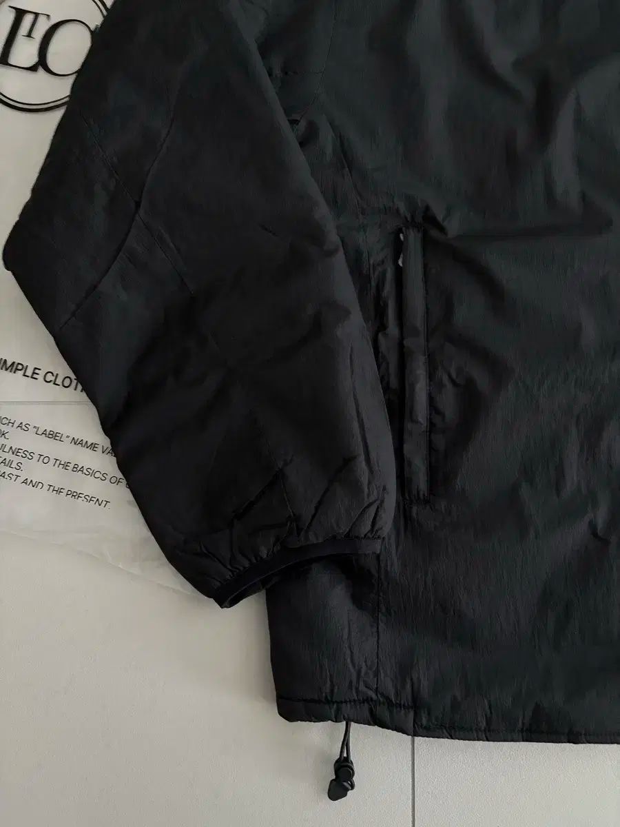 レテ ルコモ スーパー ライト インシュレーション アウター ブラック L KANDAIZUMI_COM