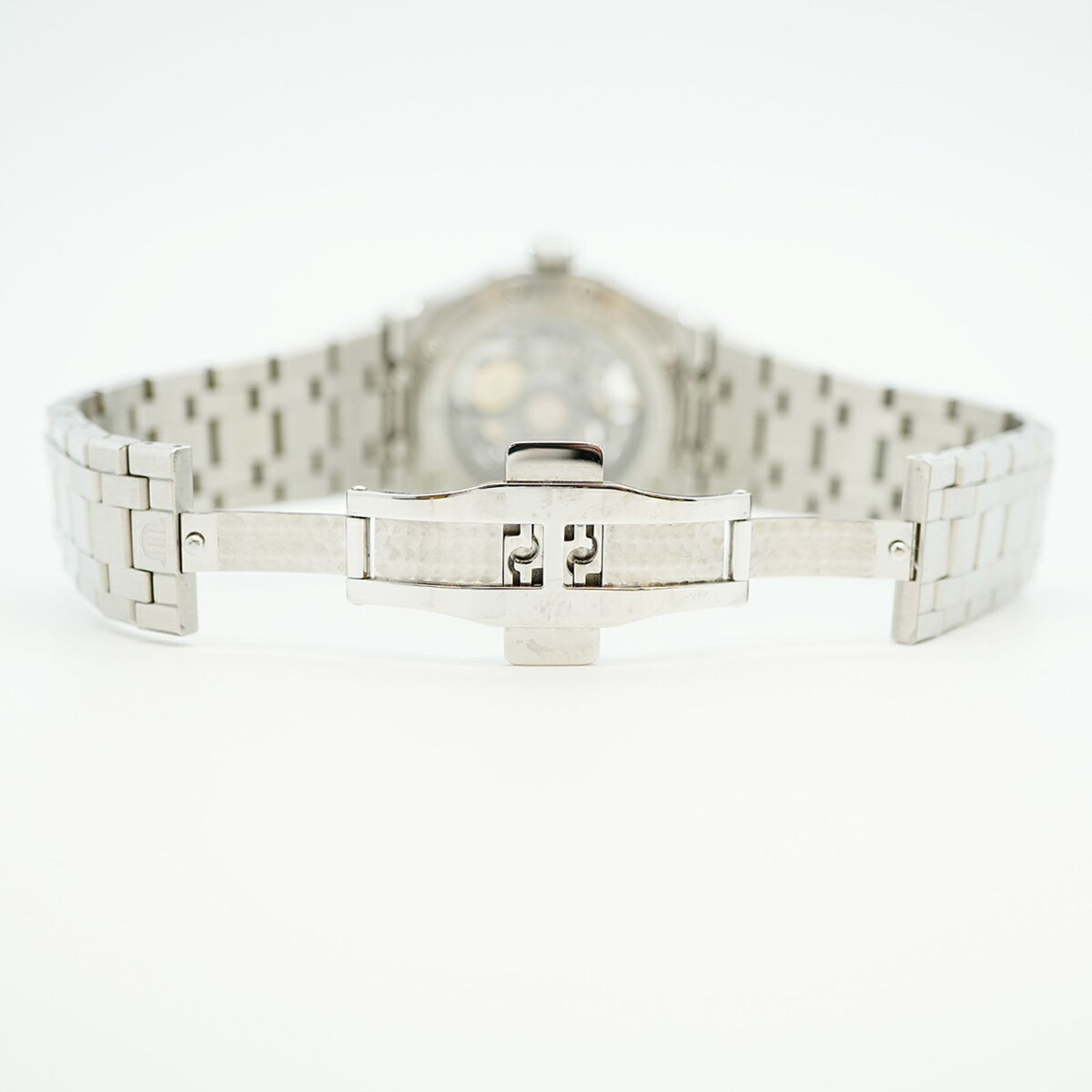 スケルトン文字盤腕時計