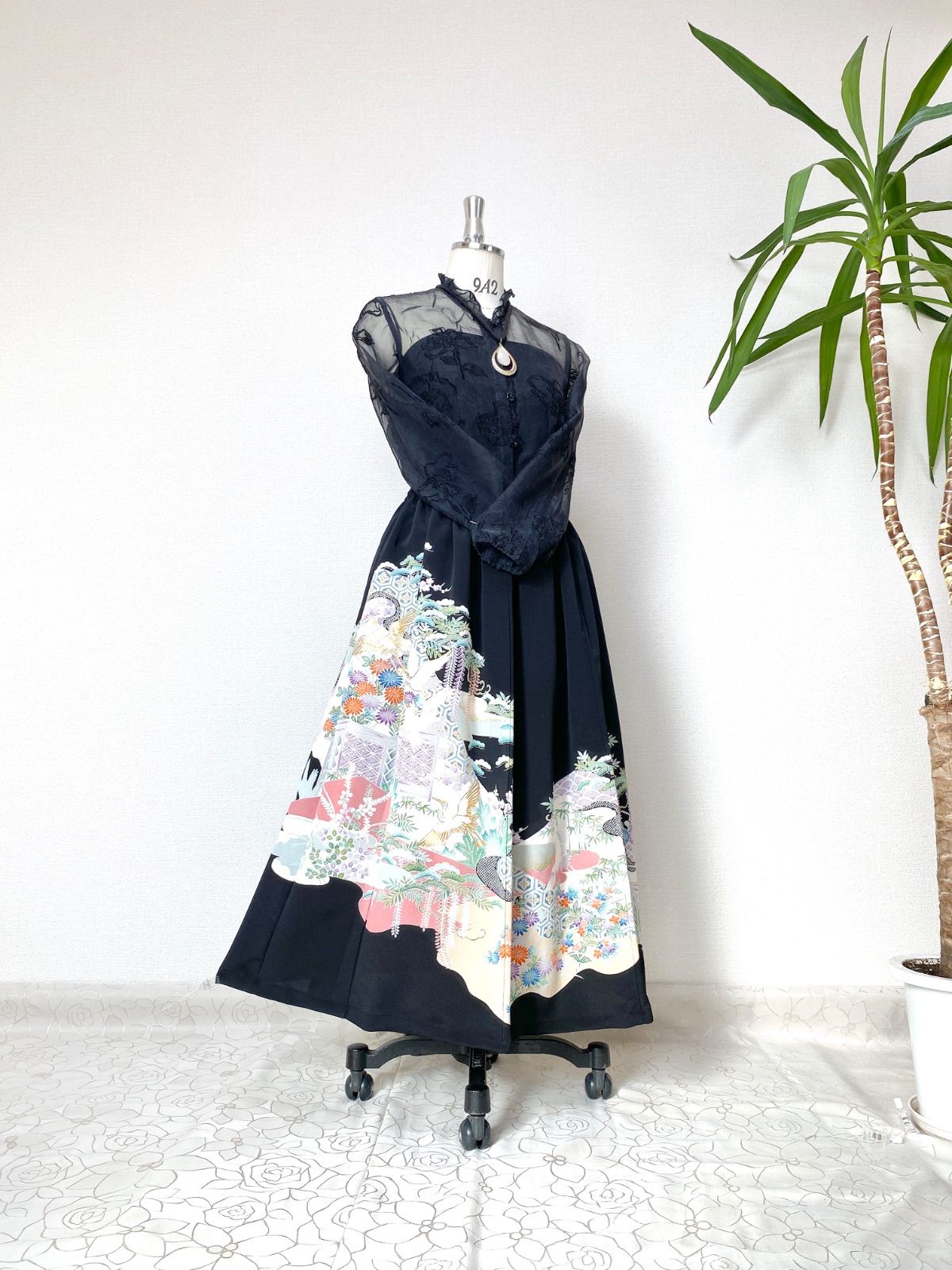 大人 セレブ着物スカートフリーサイズ1点物黒留袖着物リメイクウエストゴムロングスカートフリーサイズ みハンドメイドNO.5826