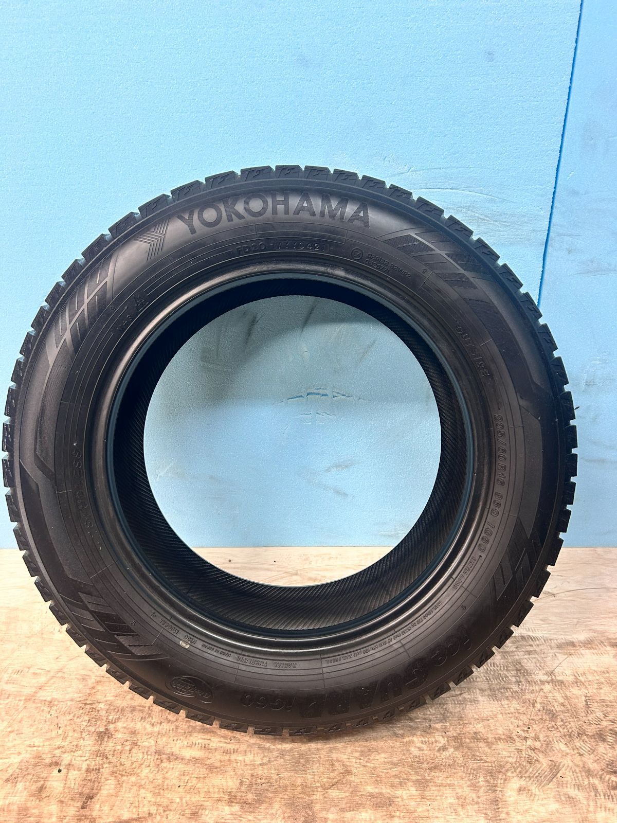 205 60 R 16 iG スタッドレス iceGUARD 16インチ ４本セット No 11