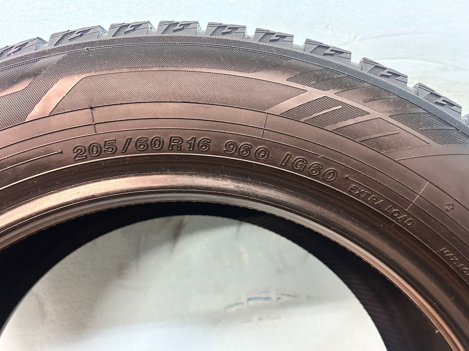  205 60 R 16 iG スタッドレス iceGUARD 16インチ ４本セット No 11 16インチ タイヤ ホイールセット