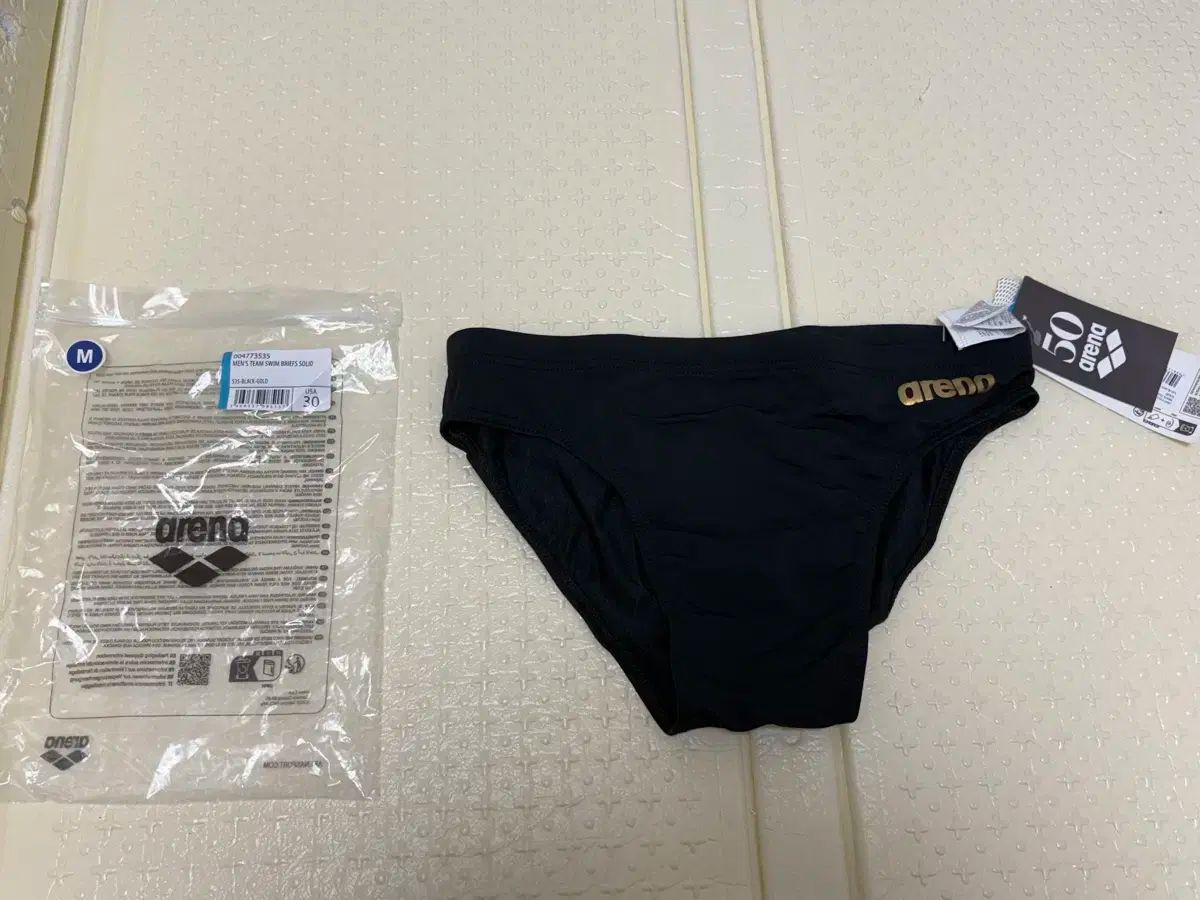 Arena 50周年 モデル 三角 30サイズ