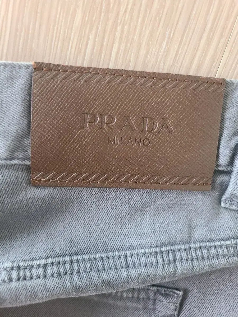 プラダ PRADA テーパードフィット ズボン 29 WWW_MERCADOAVALIA_COM_BR