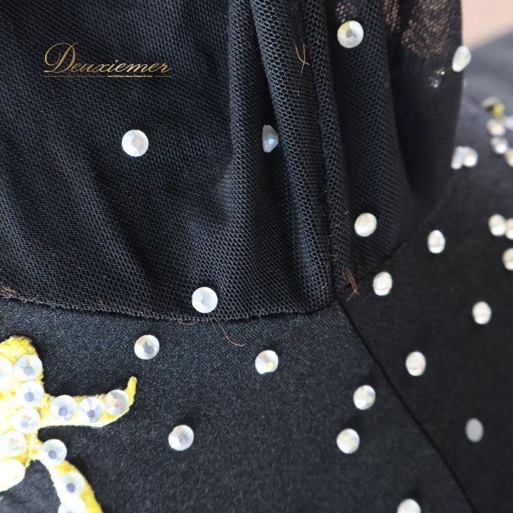 社交ダンス 衣装 ドレス ドレス ワンピース 黄色 黒 フリル フロート デモ 競技 ダンス パーティ 発表会 ブラック系 イエロー系 フェミニン ショーダンス ドレスデザイン ボリューム ステージ衣装 裾フリル 華やか パフォーマンス 競技会用 LLC-HASEGAWATOSO_COM