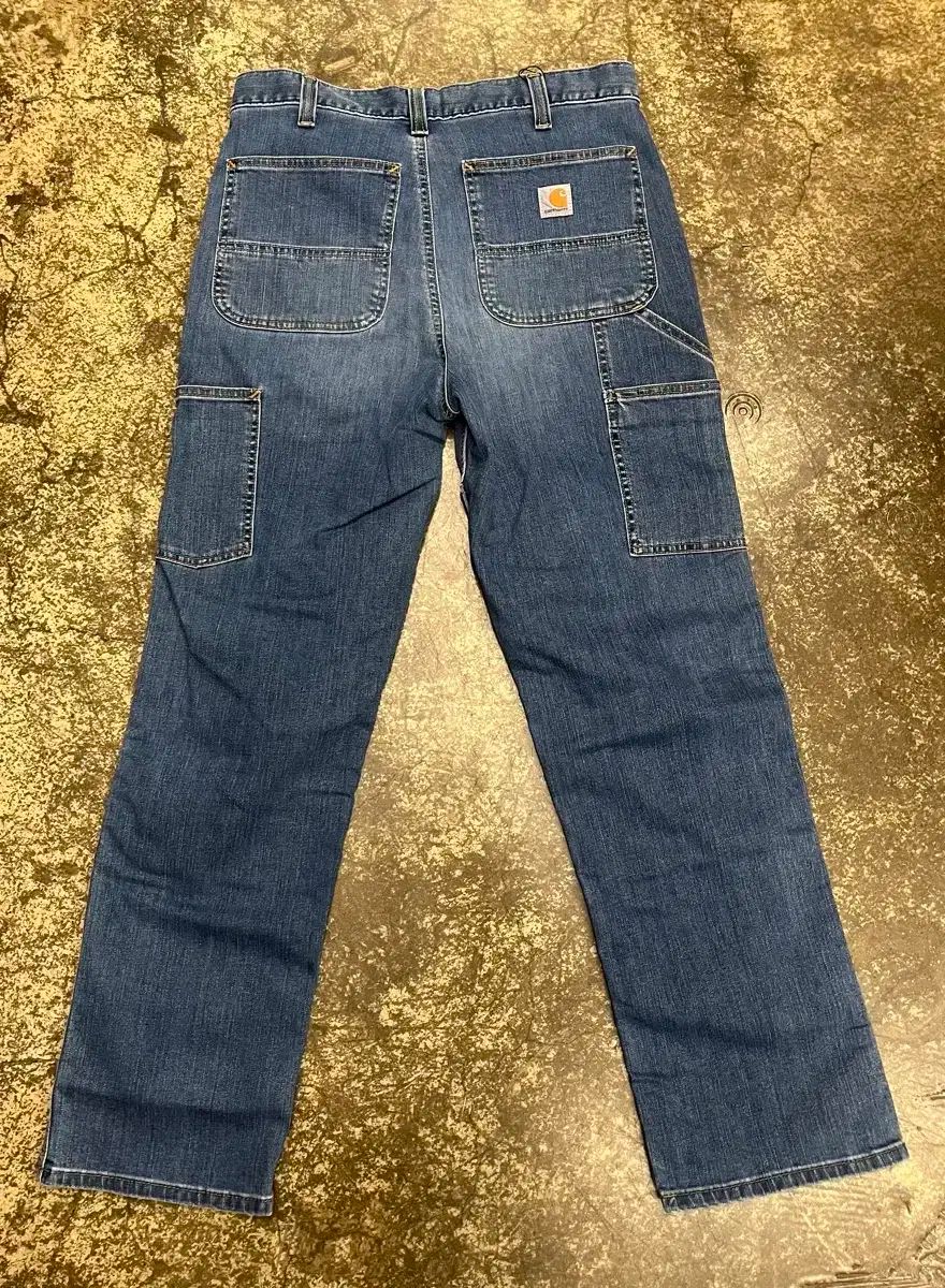 カーハート ダブルニー