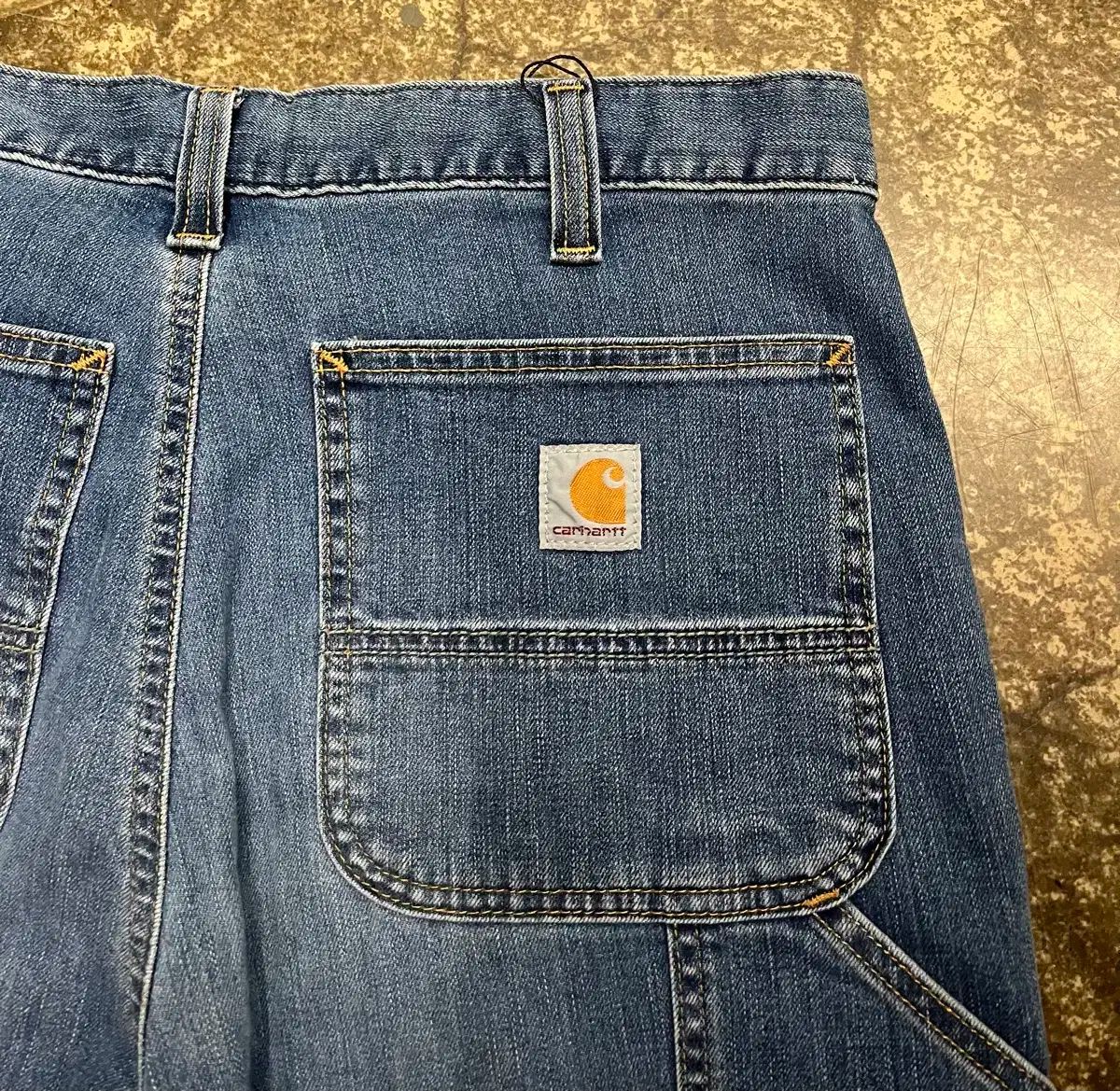 カーハート ダブルニー