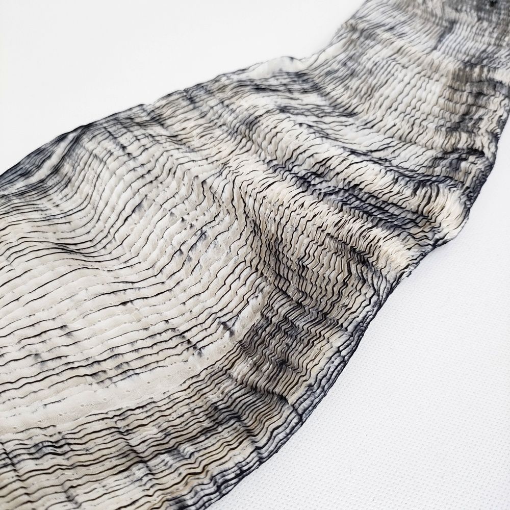 BUNZABURO なみなみ模様の輪スカーフ 絞り加工 定価33000円 シルク100  