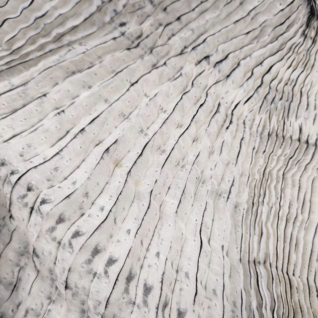 BUNZABURO なみなみ模様の輪スカーフ 絞り加工 定価33000円 シルク100  