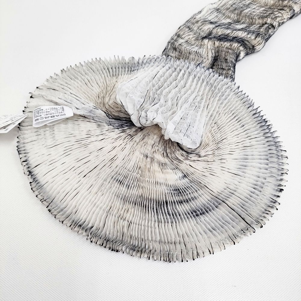 BUNZABURO なみなみ模様の輪スカーフ 絞り加工 定価33000円 シルク100  