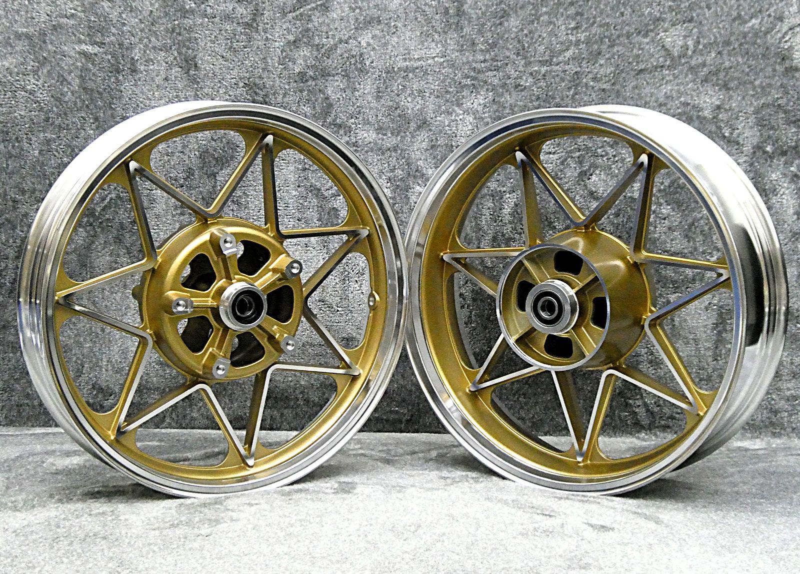 ゴールドセブン 前後18インチ