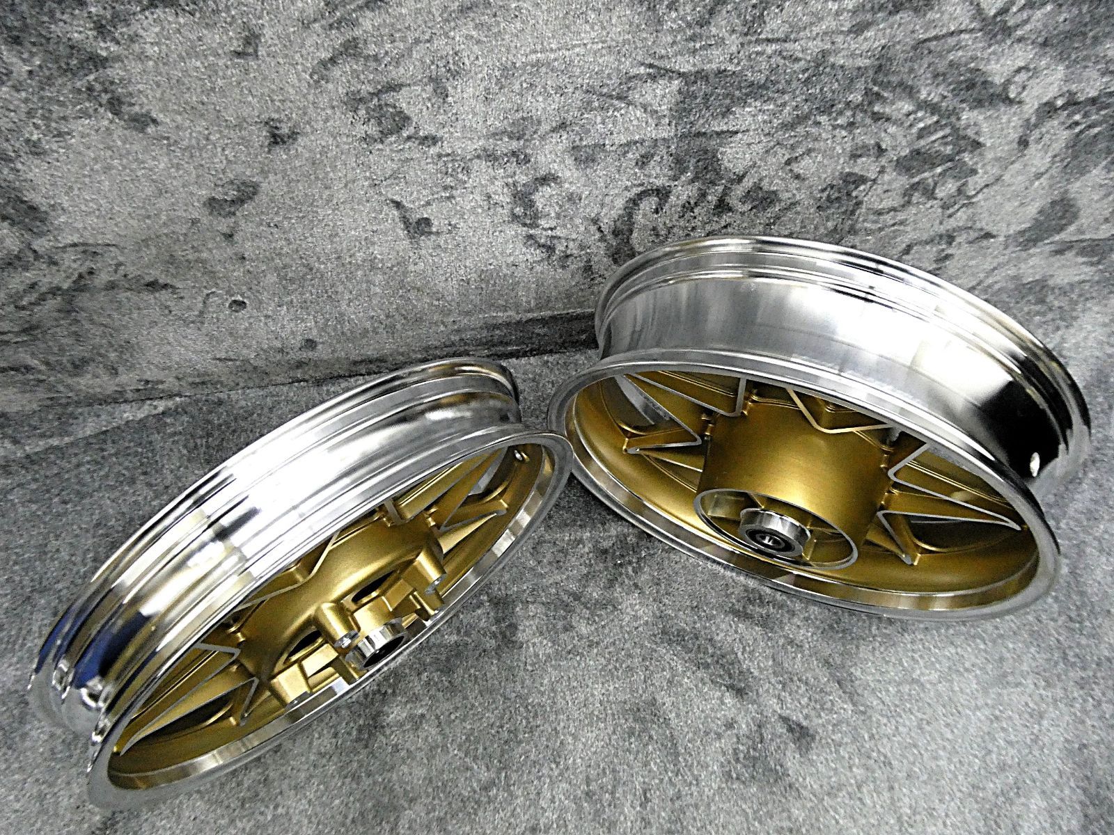 ナインキャスト 金