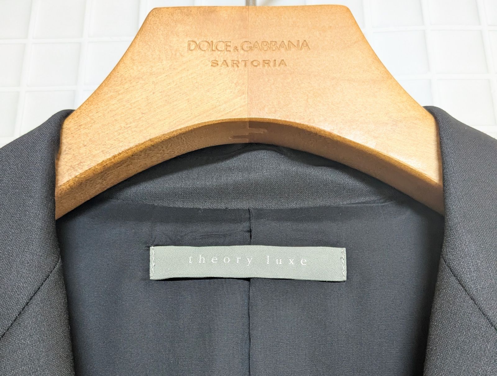 レディーススーツ