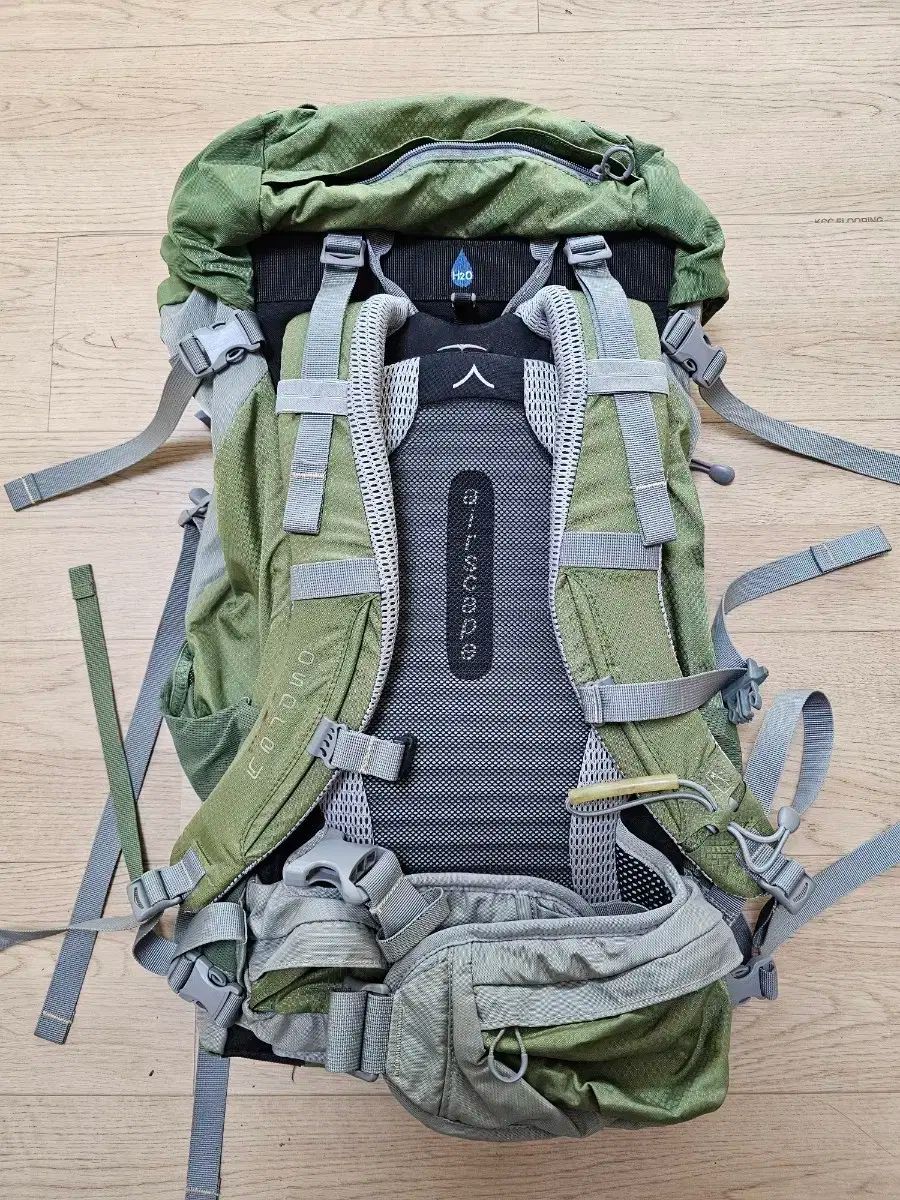 オスプレイ 登山リュック ケストレル 38L バックパック 高品質