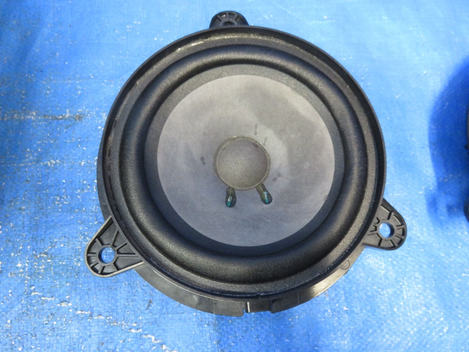 スピーカー アンプ