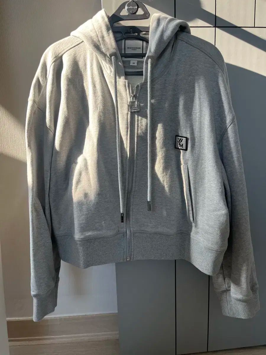 ウーヨンミ レディース フードジップアップ