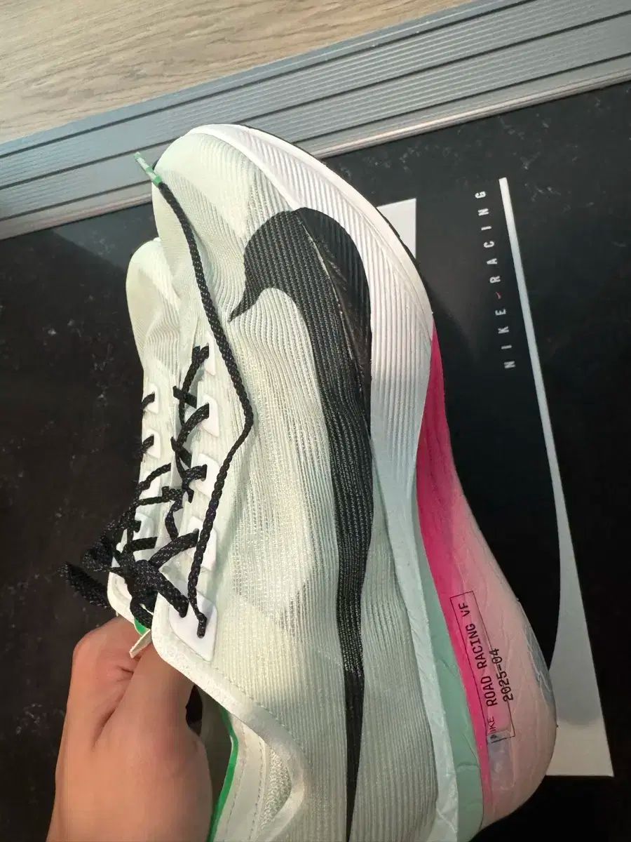 280 NIKE ズーム Vaporfly NEXT 4 白 ハイパー ピンク