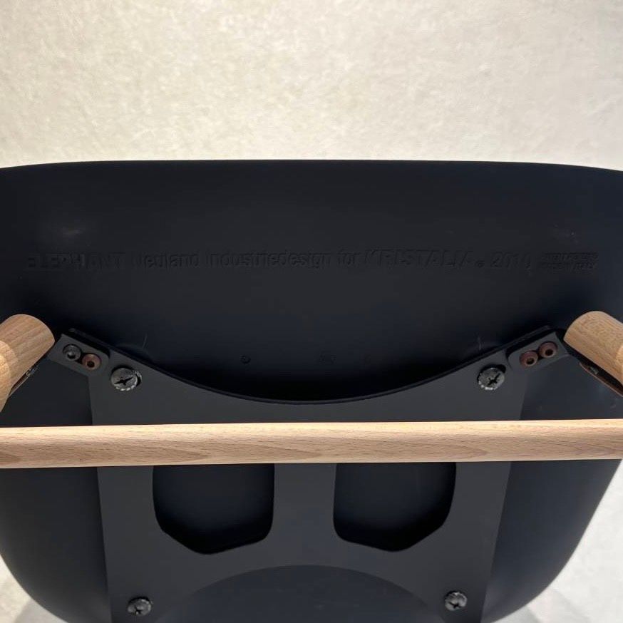 カッシーナ取り扱い Kristalia クリスタリア ELEPHANT エレファント アームチェア ダイニングチェア 椅子 ブラック モダン 北欧 ナチュラル MARWIL-DEMENAGEMENTS_CH