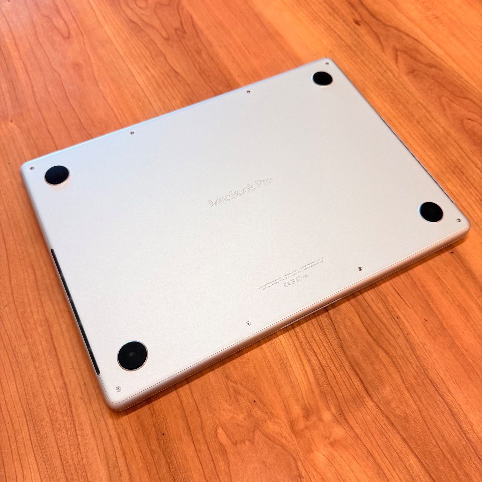 MacBook pro 14インチ 2021 Apple M1 pro 32GB 1TB 動画編集 カメラ内蔵 ノートPC ノートパソコン SSD搭載 macOS み 3943 WWW_MEBLE-SODAR_PL