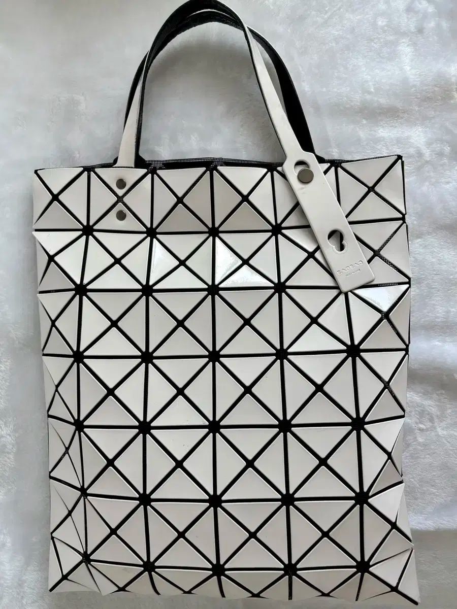バオバオイッセイミヤケ 白 トートバッグ DECORATOM_COM_BR