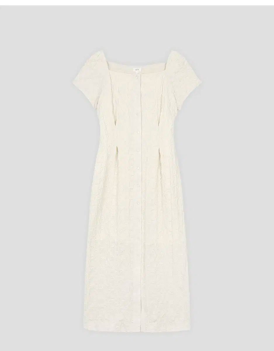 tifof ネア フラワー エンボス ボーイ ONE PIECE