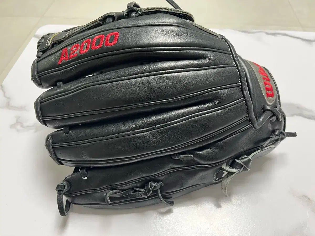 ウィルソン A 2000 投手用グローブ