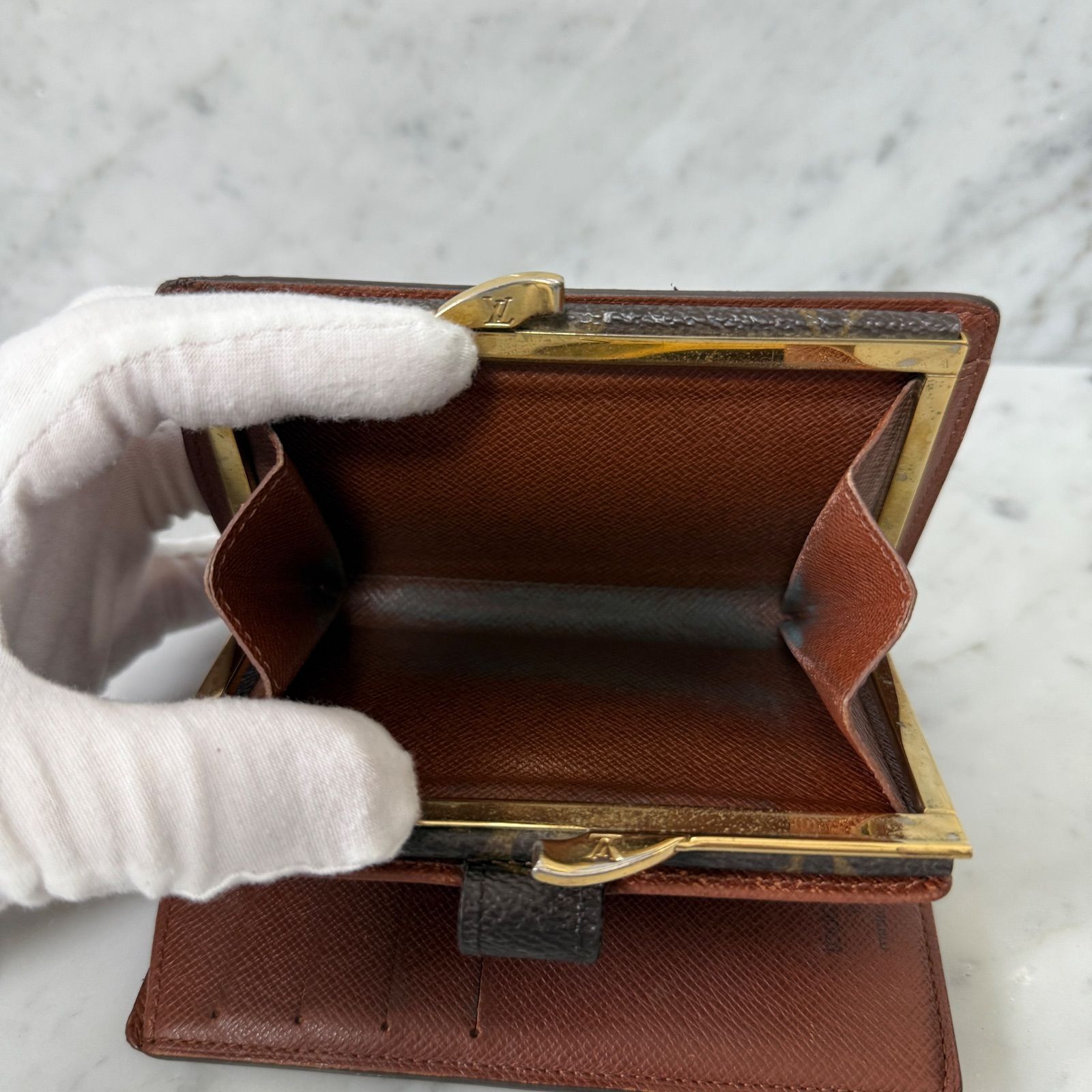 Louis Vuitton 二つ折り財布 【新型・状態良好・ベタ剥がれ無し Louis Vuitton 二つ折り財布 【新型・状態良好・ベタ剥がれ無し