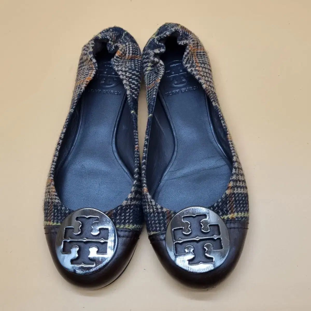 トリーバーチ レディースフラットシューズ 6.5 23.5