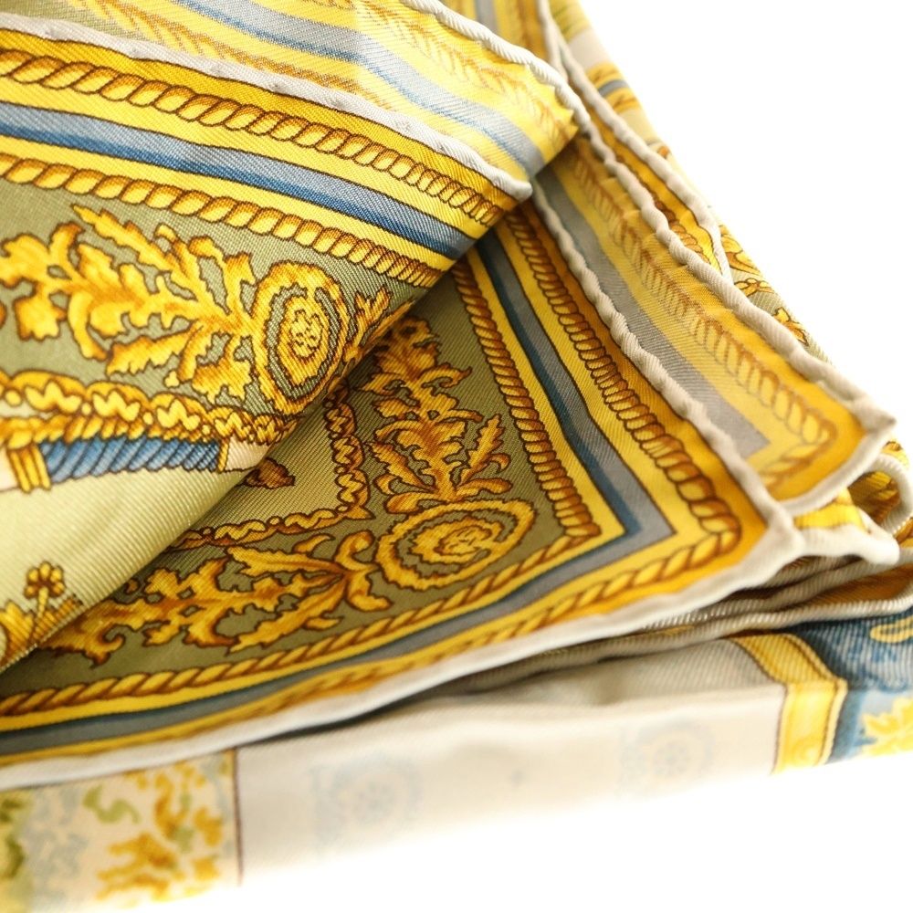 グッチ シルク100% 総柄 イエロー系 陶器柄 85×85cm位 イタリア製 グッチ シルク100% 総柄 イエロー系 陶器柄 85×85cm位 イタリア製