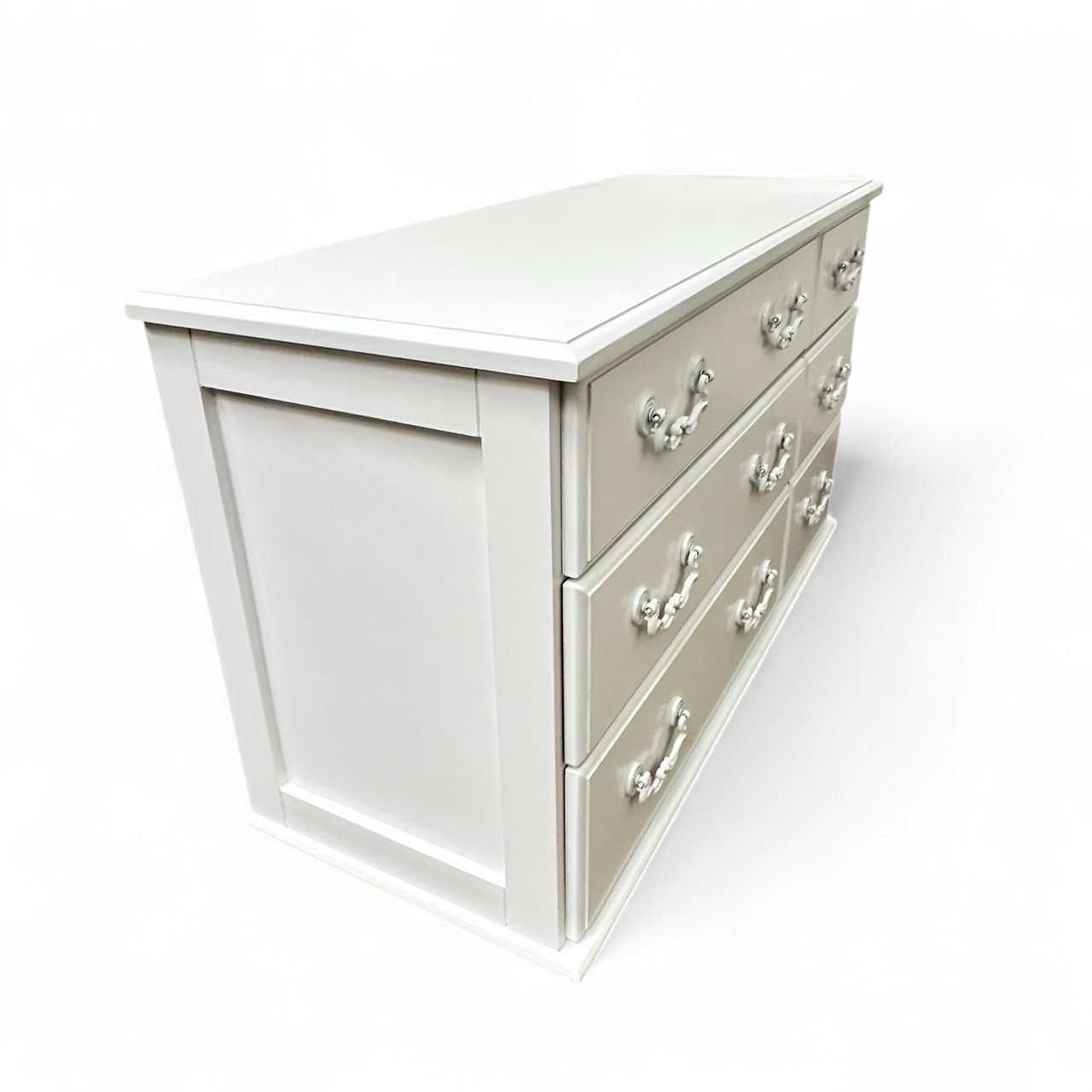 上品な取っ手が光る