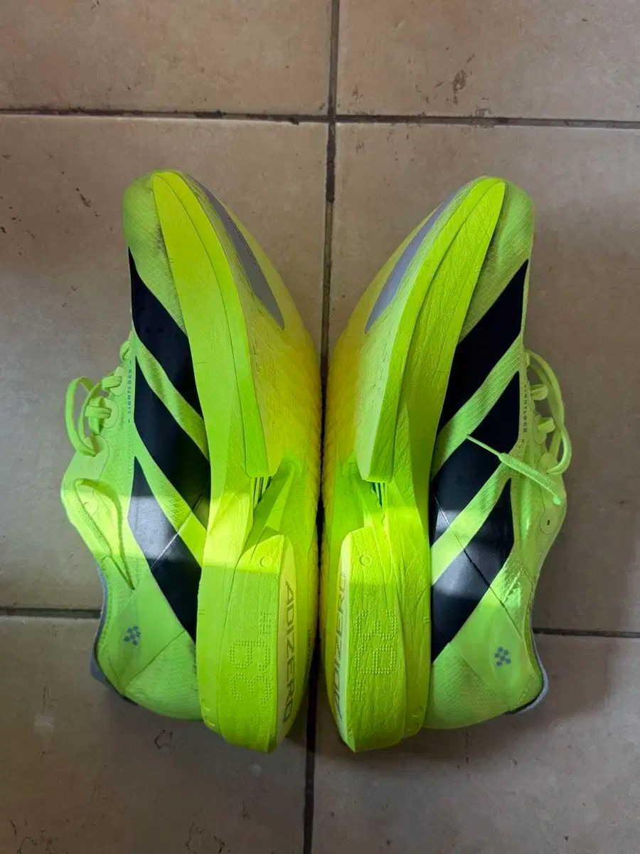 アディダス アディゼロ