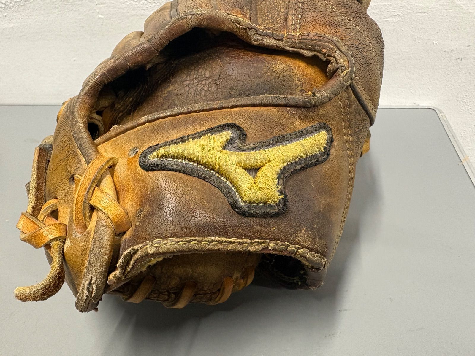 硬式グローブ 内野手用