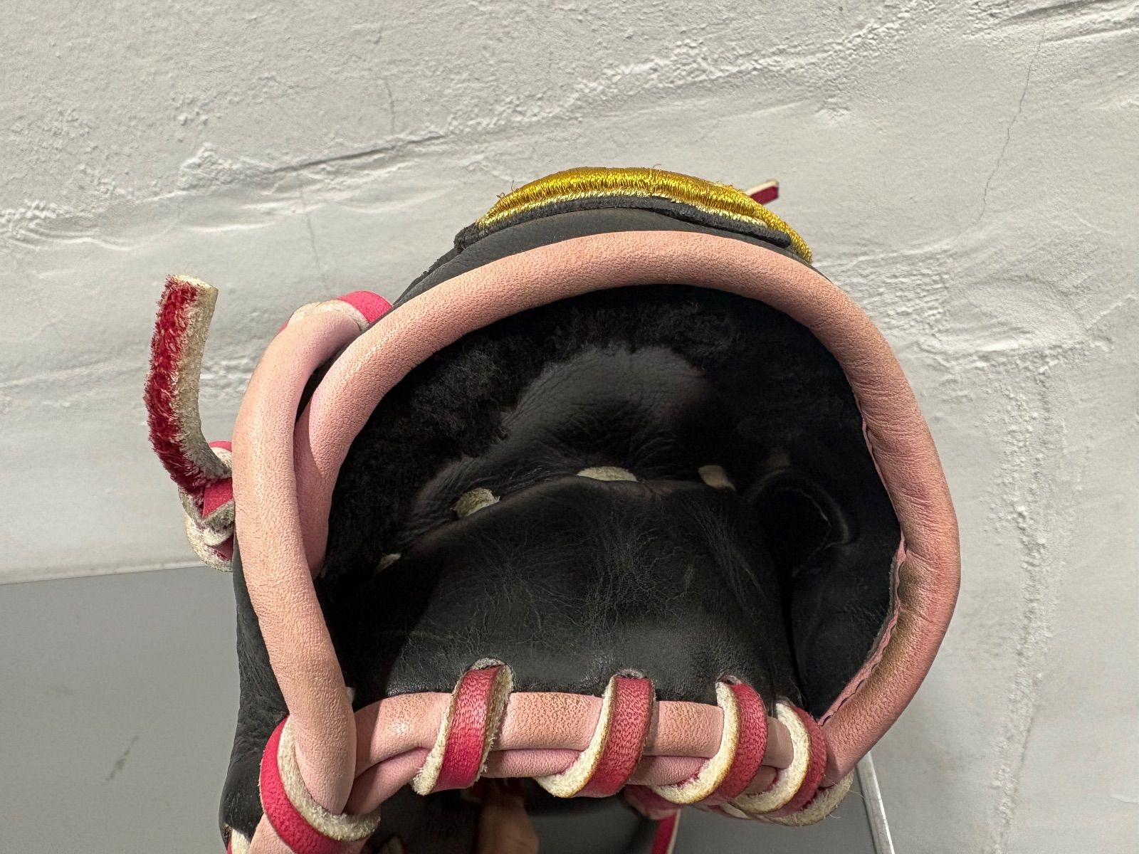 送料代引手数料無料。 ミズノプロ 硬式グローブ 外野手用 グローブ袋付 野球用品 ぴったり