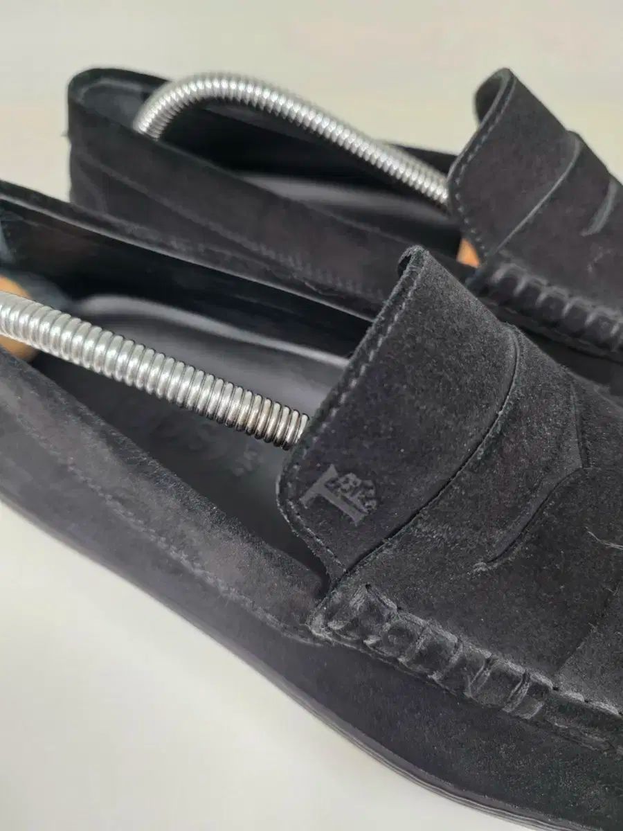 TOD S メンズ スウェード ローファー