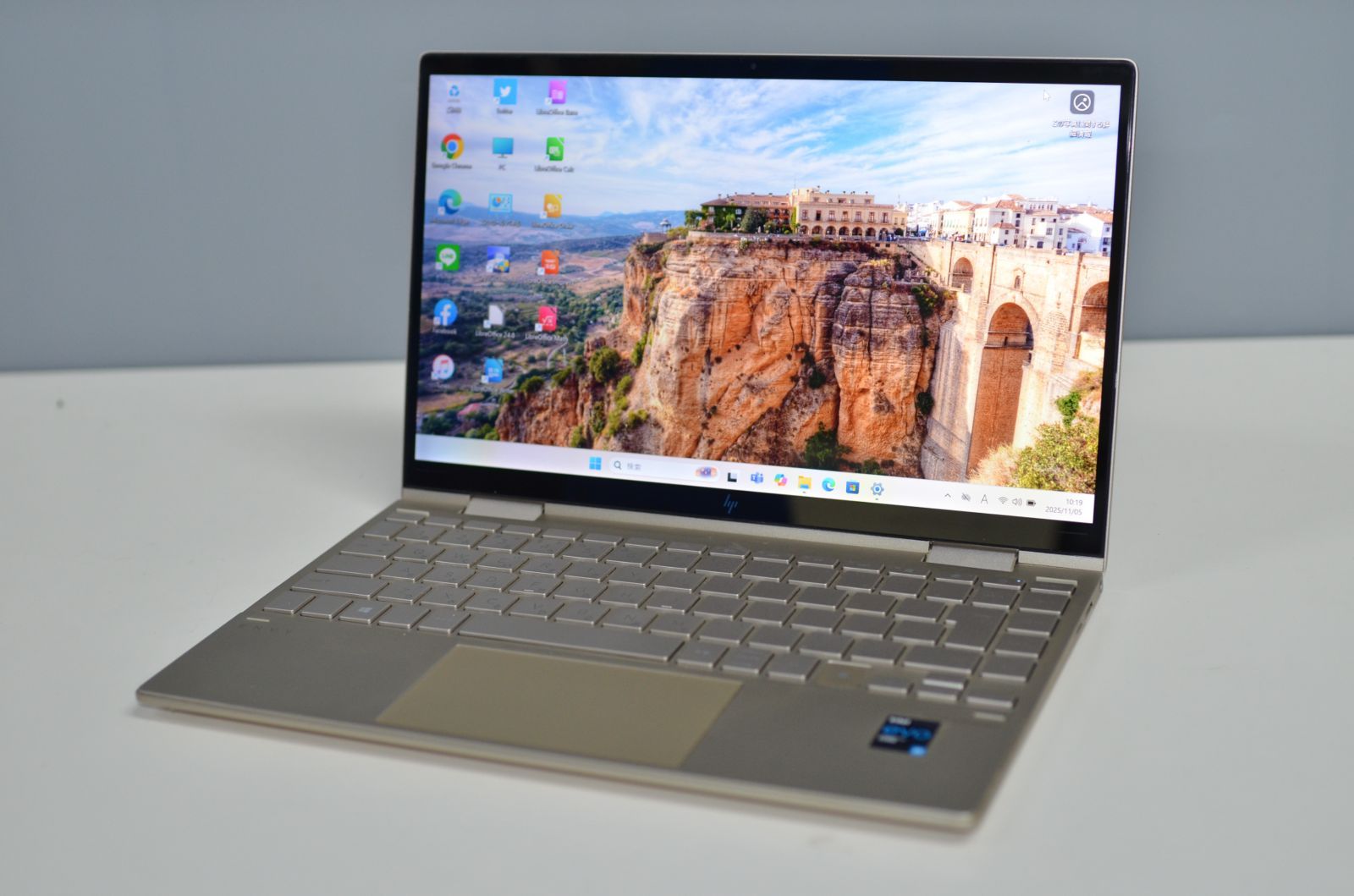 東芝 第6世代 i5 8G/SSD バッテリー長持ち オフィス 第6世代CPU搭載