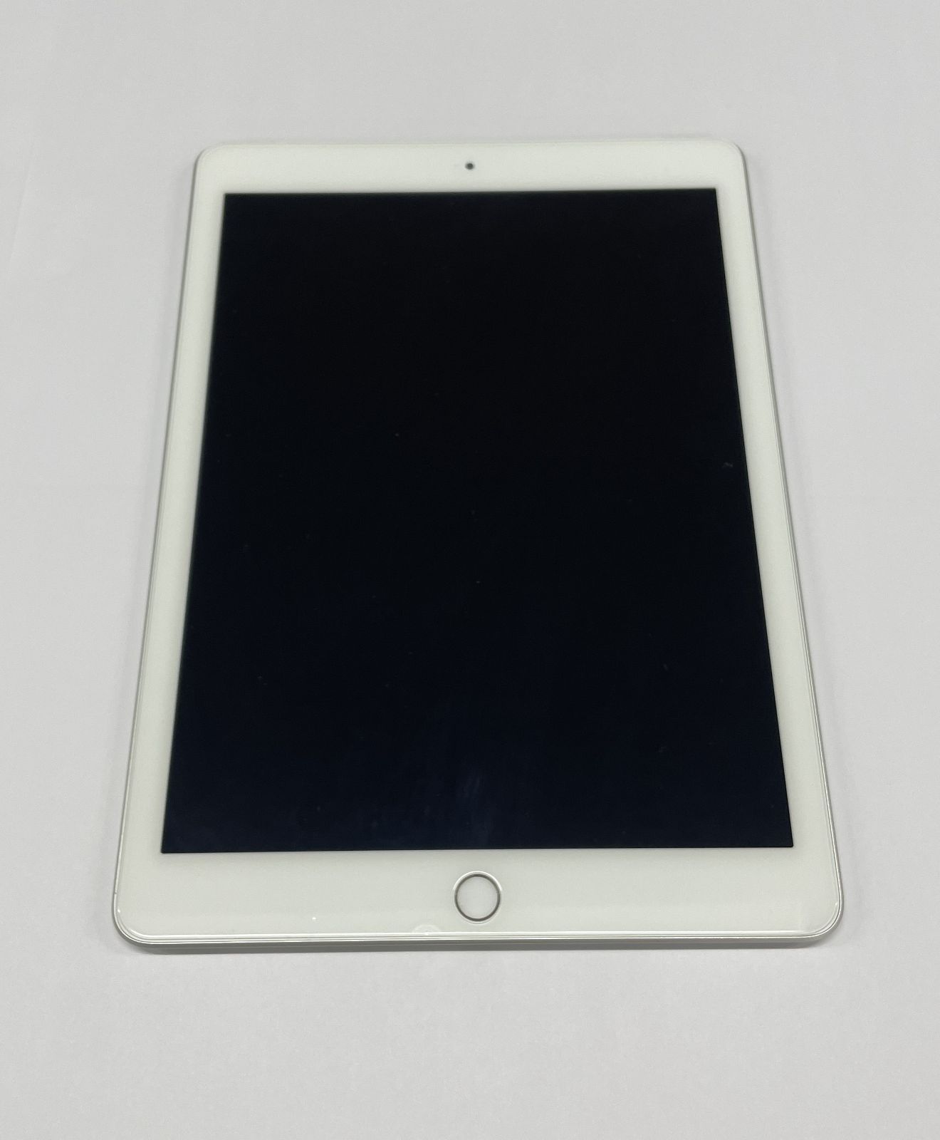 iPad 第5世代 シルバー Wi-Fi Cellularモデル 32GB