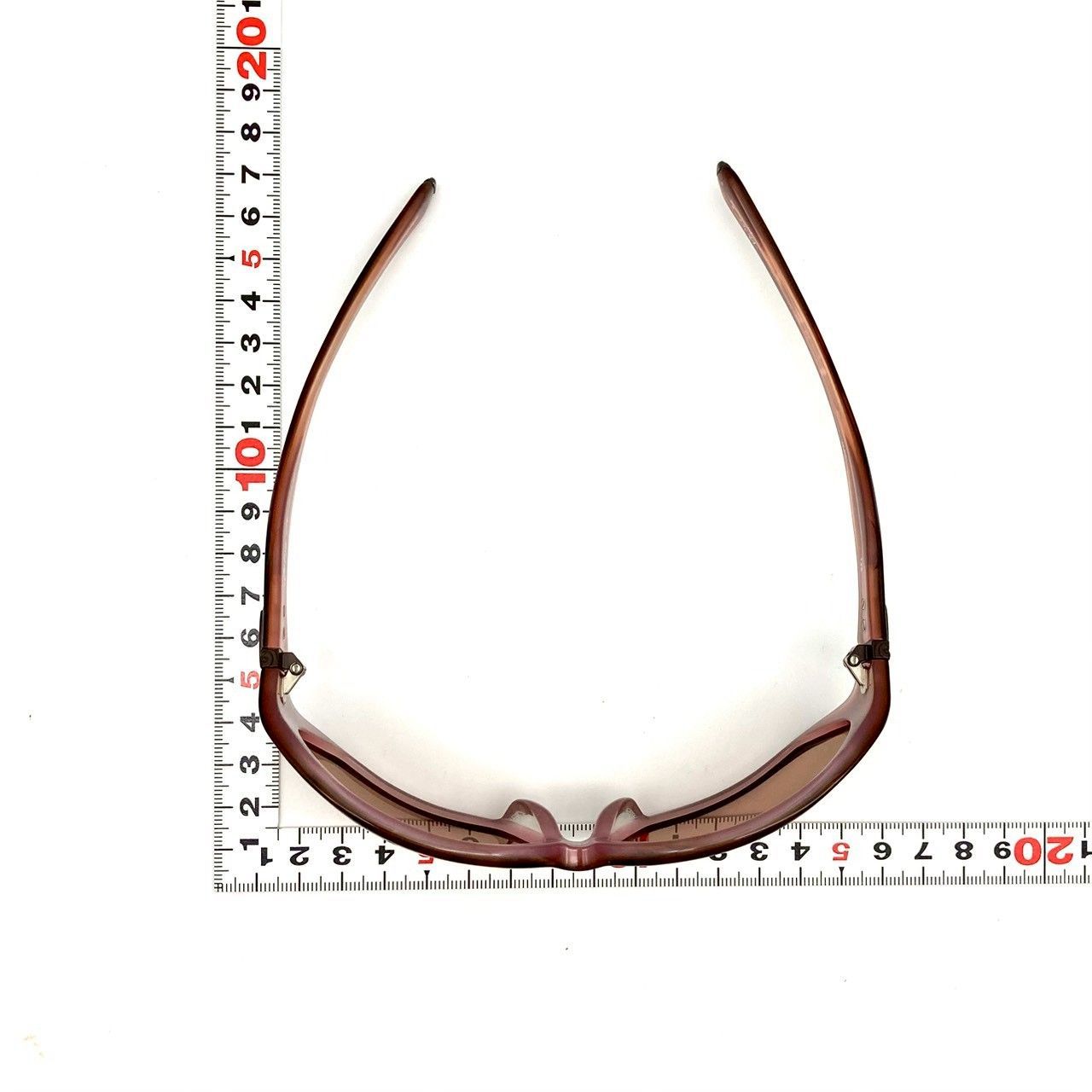 プラスチック ブラウン