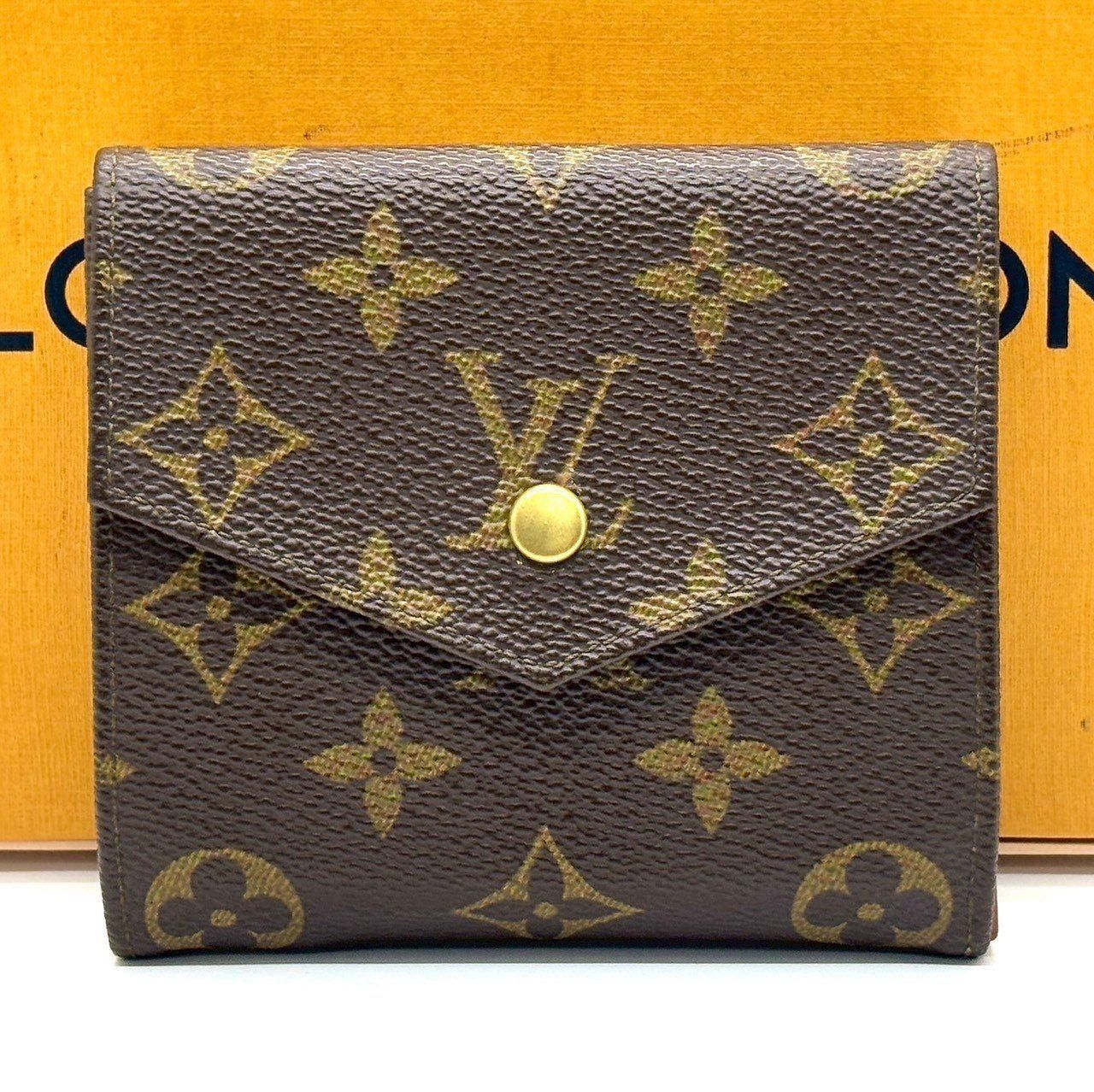 ルイヴィトン モノグラムシャドウ ディスカバリー コンパクト