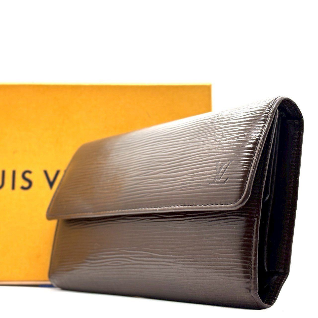 重ねた時が、品格になる。】 LOUIS VUITTON ルイヴィトン 長財布 エピ 