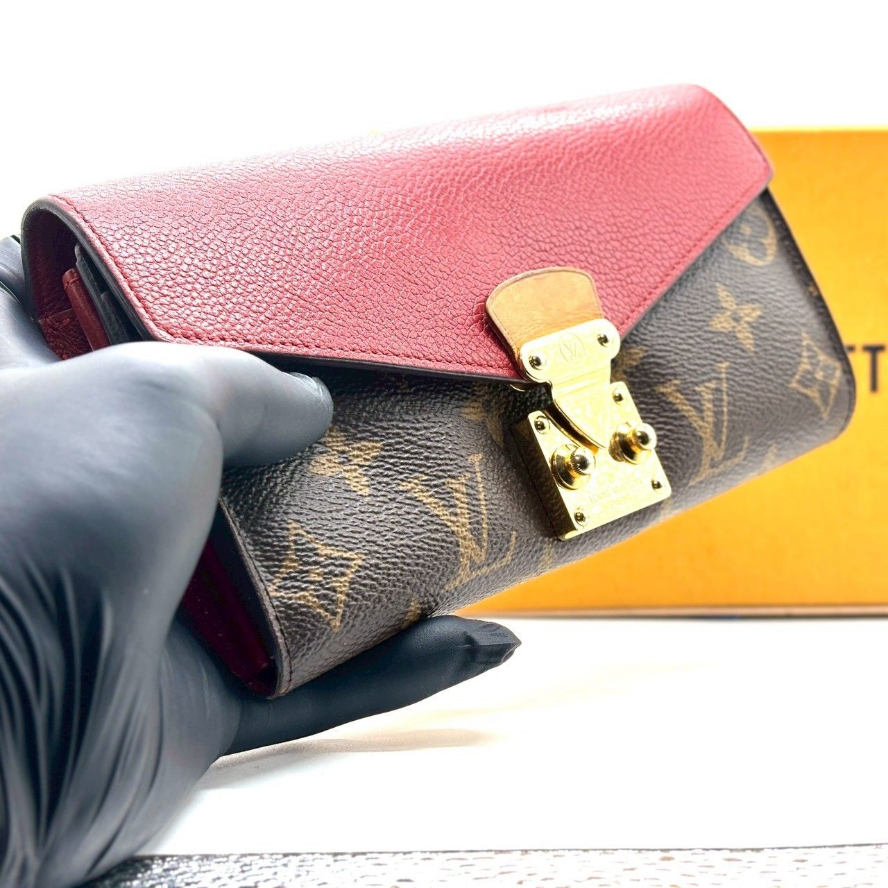 大人の余裕を香らせて】 LOUIS VUITTON ルイヴィトン 長財布