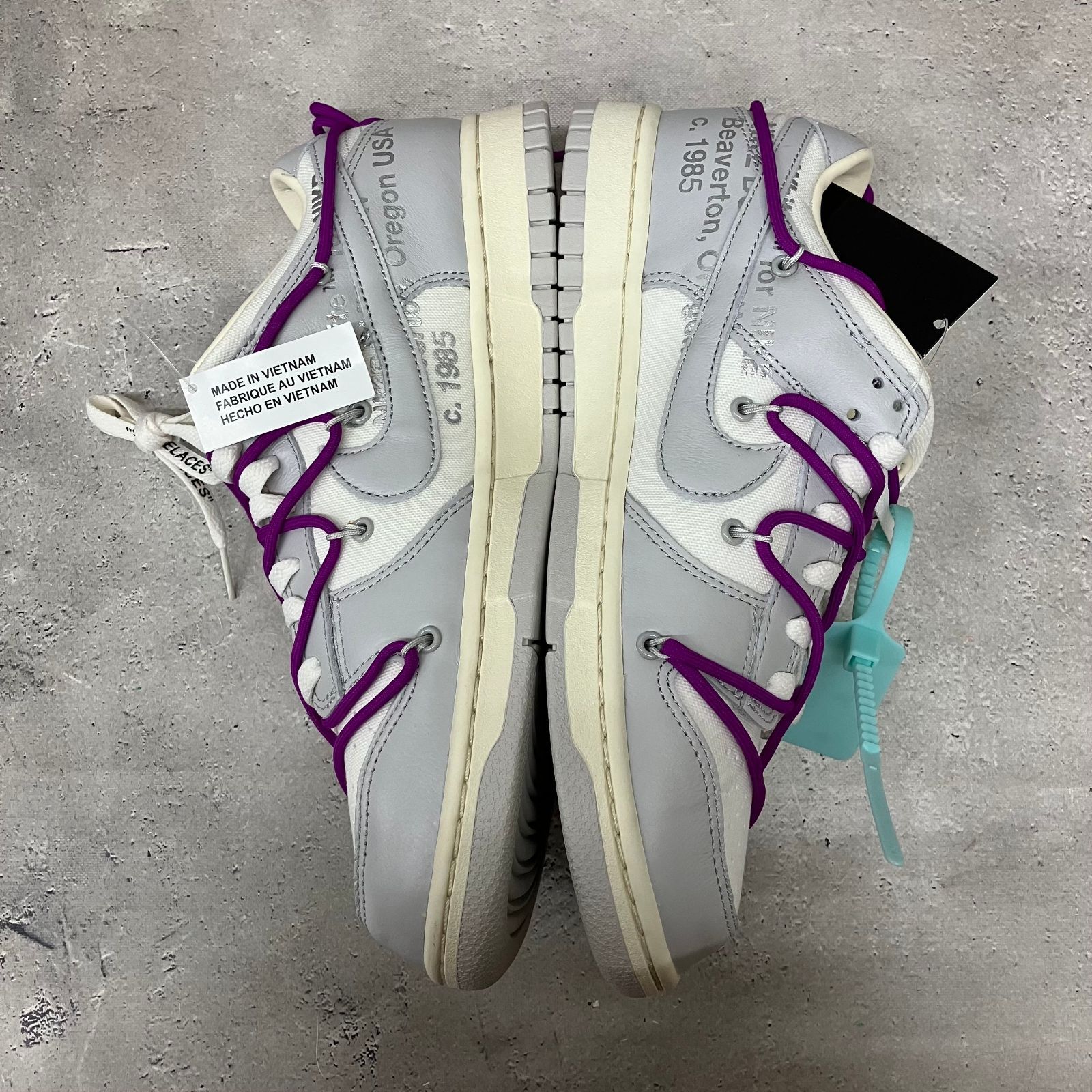 オフホワイト ナイキ