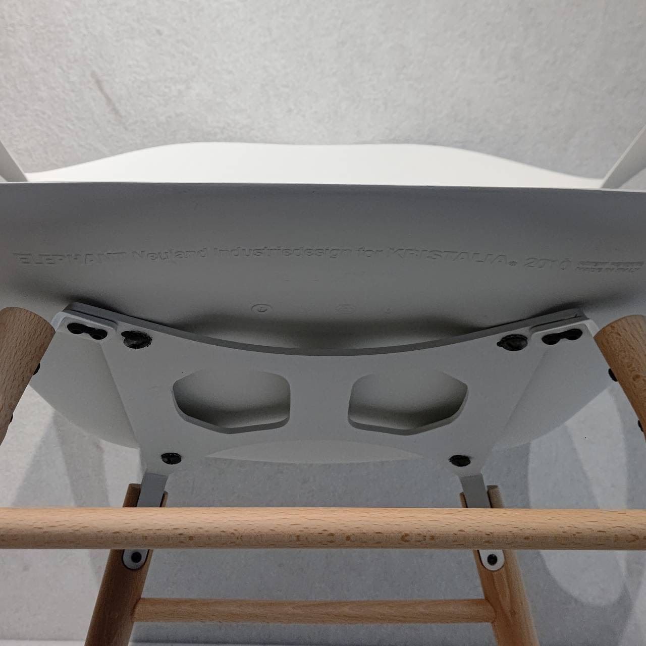 カッシーナ取り扱い Kristalia クリスタリア ELEPHANT エレファント アームチェア ダイニングチェア 椅子 ホワイト モダン 北欧 ナチュラル MARWIL-DEMENAGEMENTS_CH