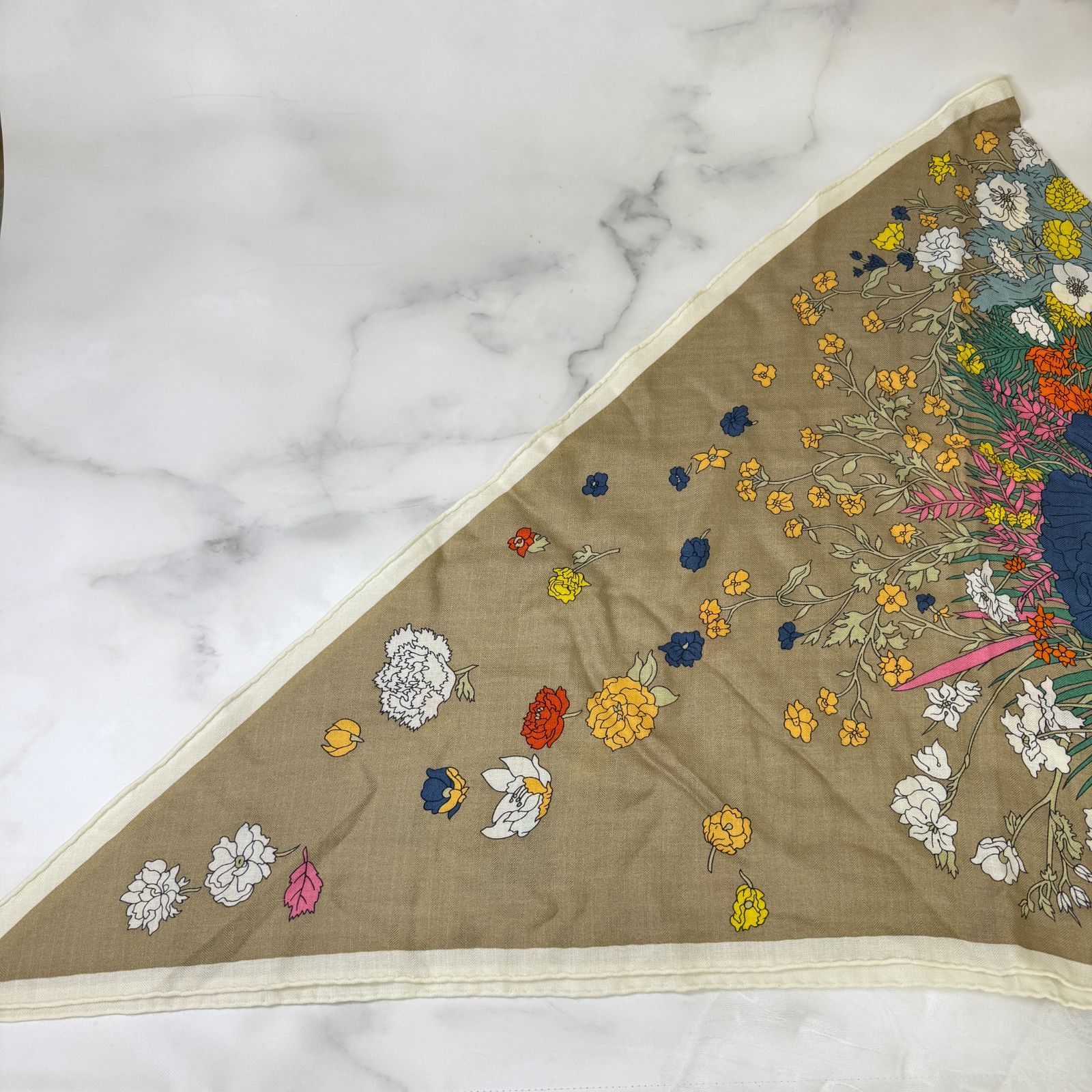 鑑定済み 】エルメス トライアングル ジェアン《 ローブ・レジェール