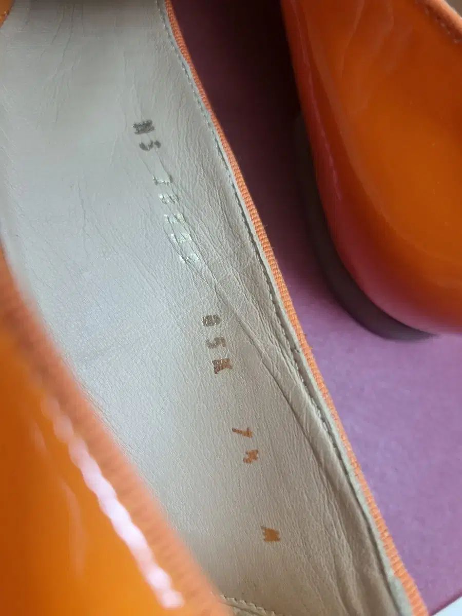  FERRAGAMO フェラガモ オレンジ フラット ローファー レディース 靴 フラットシューズ バレエシューズ パンプス