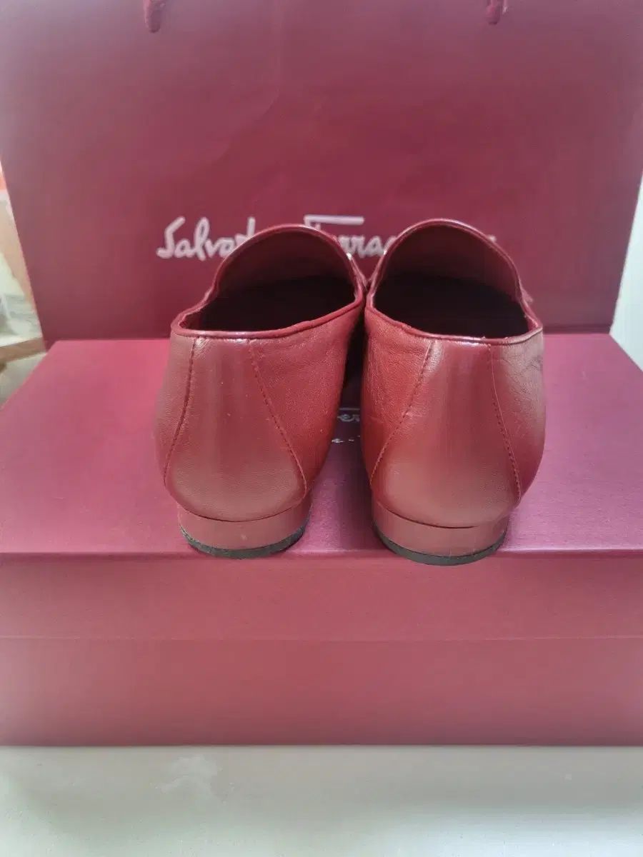 フェラガモ ガンチーニ