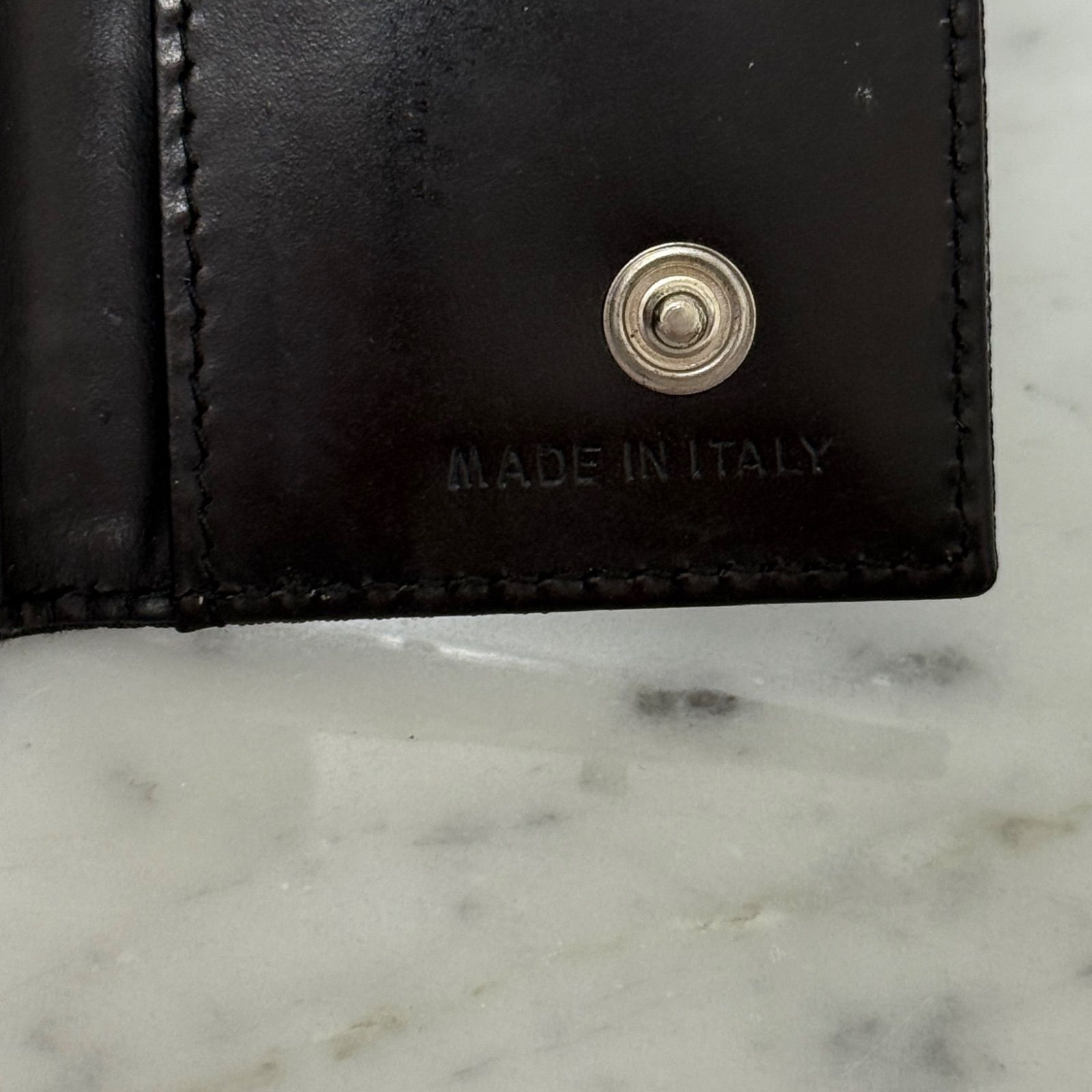 トライアングル 本革