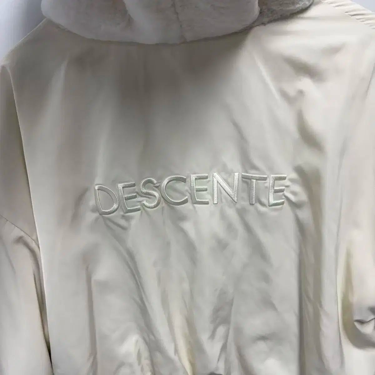 【最短翌日配送】 デサント リー リバーシブル エコファー ジャケット 両面 S M 自由な船積みは、今買う。